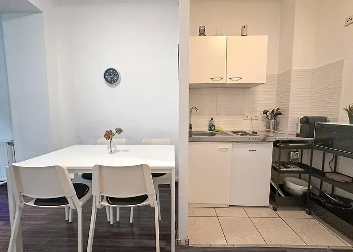 Διαμέρισμα Warm 2 Bedroom Only 15 Minutes To Center Βιέννη